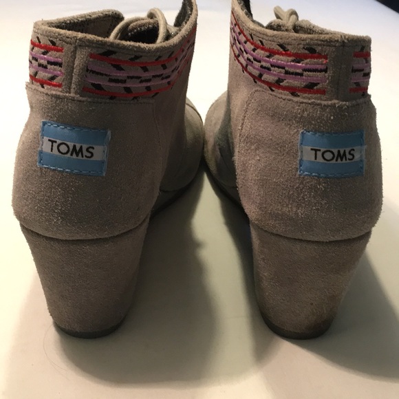 TOMS Sz 10 Embroidered Desert Wedge Ankle Booties - Picture 3 of 8